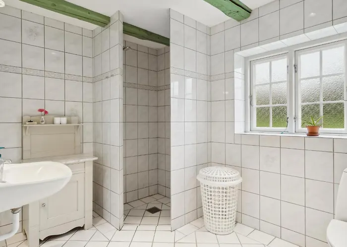 Stunning In With Wifi Appartement Fåborg